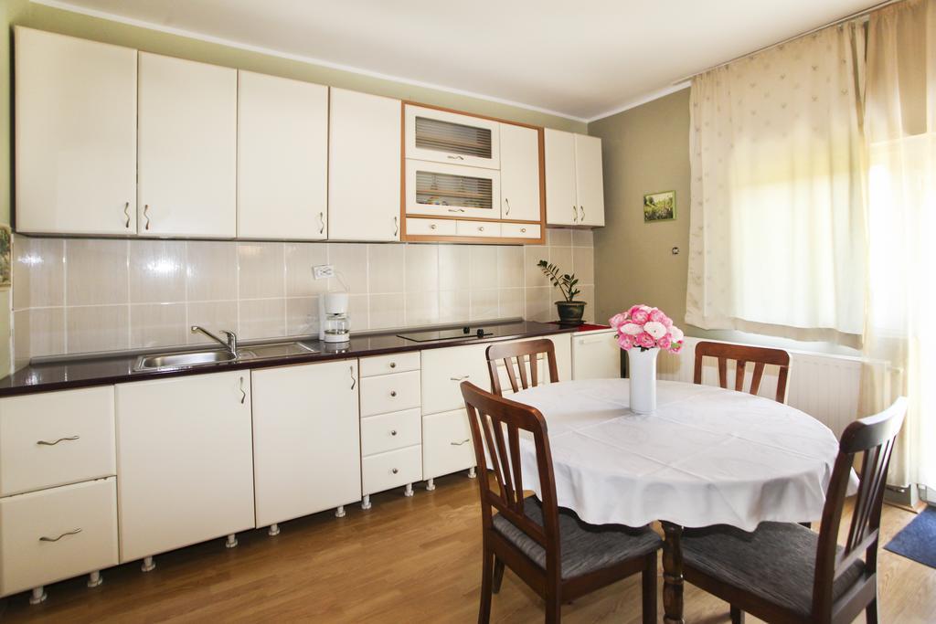 Apartments Izvor Vrdnik Exterior photo